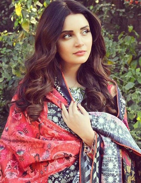 Simple Beautiful Pakistani Girl