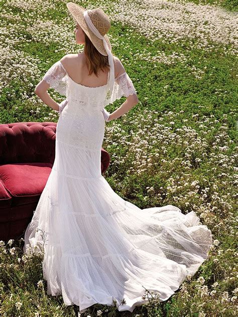 Günstige hochzeitskleider sind also im sommer gut zu shoppen. Schulterfreies, spitzenbesetztes Brautkleid im Vintage ...