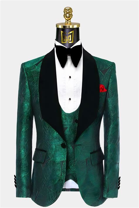 An Emerald Green Velvet Shawl Lapel Tuxedo Suit With Black Swarovski