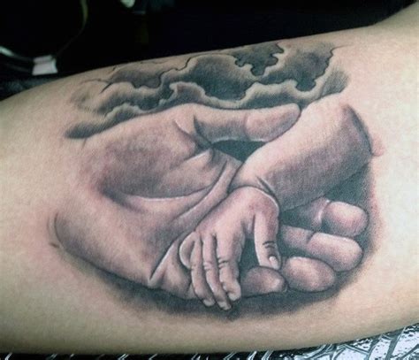 20 ideas de tatuajes con el nombre de tus hijos ser padres. 48 Tatuajes para padres e hijos (Con su significado)