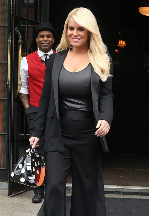 Jessica Simpson Pregnant Rumours Swirl As Star Flashes Epic Cleavage