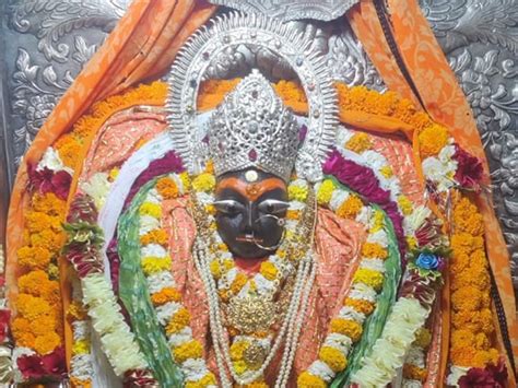 Sharda Devi Temple Maihar नवरात्र की अष्टमी पर महागौरी के रूप में सजीं