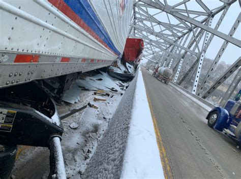 Pileup Reported On I 70 Bridge Over Missouri River