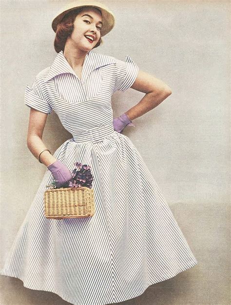 A Quick Guide To 1950s Pinup Fashion Retro Fashion Women Retro