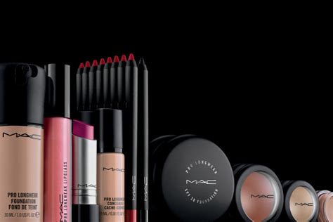 Mac Make Up Pumpe The Iconic Product That Made Mac Famous