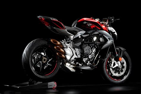 mv agusta brutale 800 rr italy s sexiest naked bike gets thoroughly freshened up for 2017