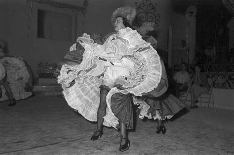 Amazing Photographs Of Can Can Dancers At The Moulin Rouge Paris In