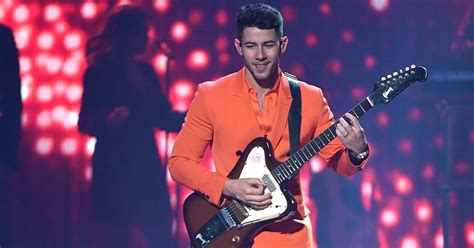 Nick Jonas Was Groped By A Fan During A Jonas Brothers Concert Teen Vogue