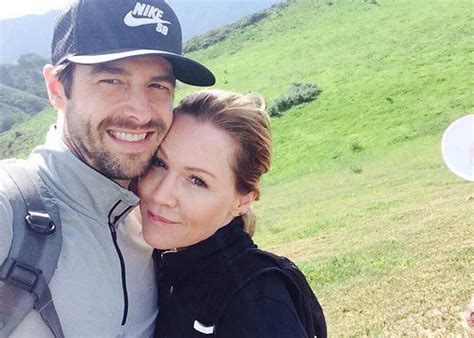 Jennie Garth Wedding Video See Her Gorgeous Gown And Romantic Ceremony