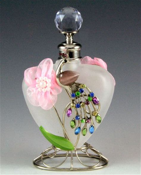96 Decorative Perfume Bottles Ideas Perfume Bottles Perfume Pretty Perfume Bottles