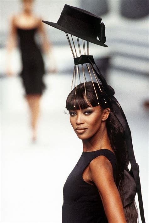 Naomi Campbells Most Iconic Moments On The Runway Naomi Campbell Naomi Campbell Walk