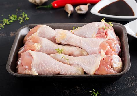 To tell if a food is bad (chicken, in particular), there are. 4 Simple Ways to Tell If Raw Chicken Has Gone Bad - El ...