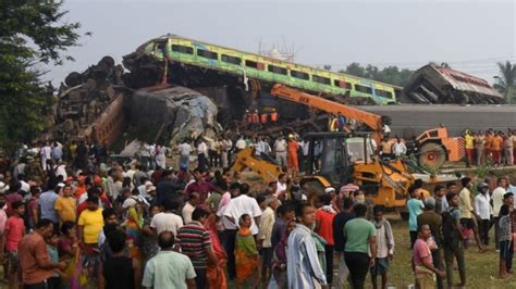 Kronologi Kecelakaan Kereta Api Yang Tewaskan Ratusan Orang Di India