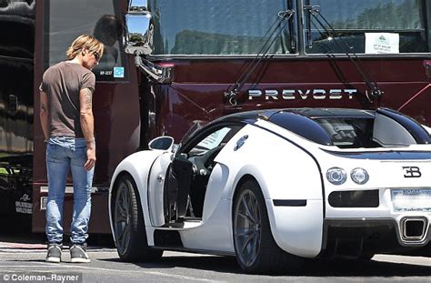 Keith Urban Adds A 2 7 Million Bugatti Veyron Sports Car To His Collection