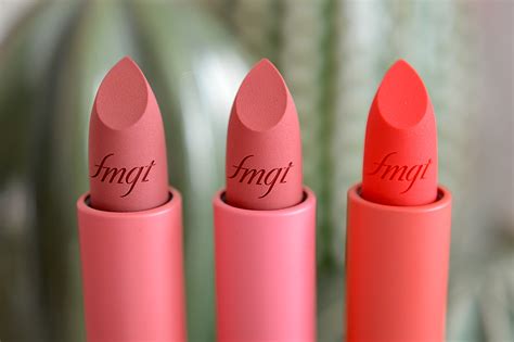 Avon X The Face Shop Rouge Powder Matte Lipstick