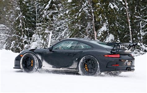 2015 Porsche 911 GT3 RS Spied Playing in the Snow - autoevolution
