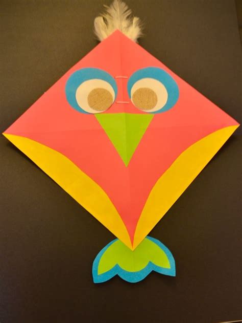 Easy Step By Step Instructions On How To Make A Kite Out Of Paper This