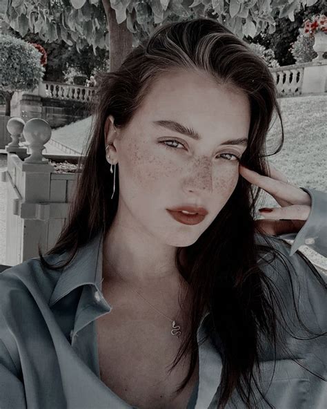𝐣𝐞𝐬𝐬 𝐜𝐥𝐞𝐦𝐞𝐧𝐭𝐬 Jess Clement Twisted Heart Commoner Cora Reilly Demure Book Characters Face