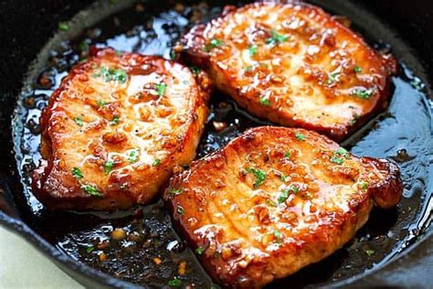 Sprinkle each pork chop, both sides, with salt, black pepper, garlic powder and rosemary. boneless pork chops in 2020 | Honey garlic pork chops, Pork chops, Boneless pork chops