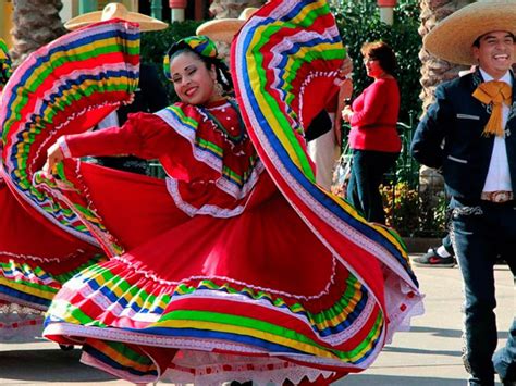 Festival Internacional Del Folklore En Xochimilco Mexico Travel Channel