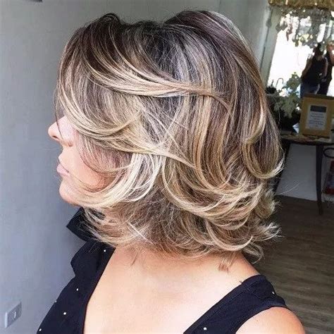 25 Gorgeous Medium Length Hairstyles For Women Over 50