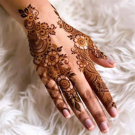 Simple Mehndi Designs 2021 To Give Yourself A Unique Touch Daily