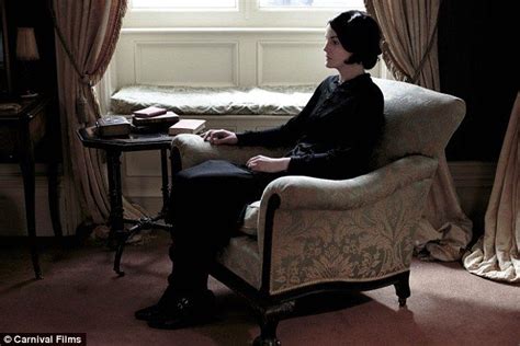 Downton Abbey Season 4 Things Heat Up For Lady Edith While Lady Mary Grieves Edith Crawley