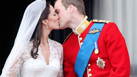 Vidéo Prince William et Kate Middleton enlacés et décontractés