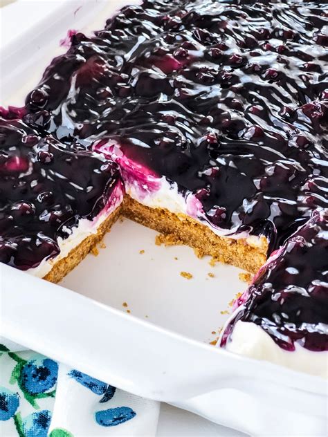 this easy no bake blueberry cheesecake dessert is a light and delicious dessert m… blueberry