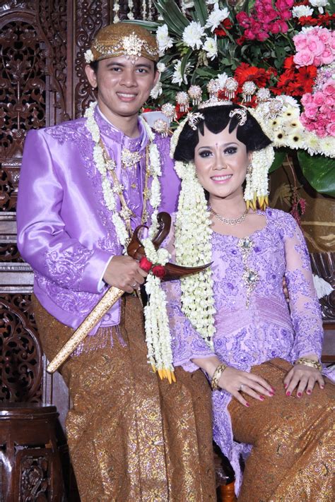 Secara administratif, cemoro sewu sudah masuk kabupaten magetang, jawa timur. Foto Pernikahan Jawa | Album Wedding