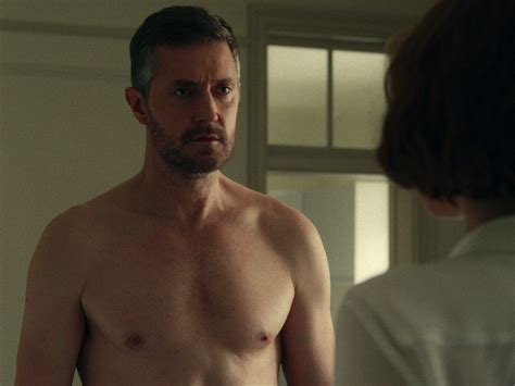 Richard Armitage Explains That Pillow Scene In Netflix’s Erotic Series Obsession