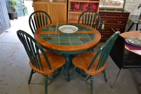 Round Extending Tile Top Dining Table And 4 Chairs Gt 151 In