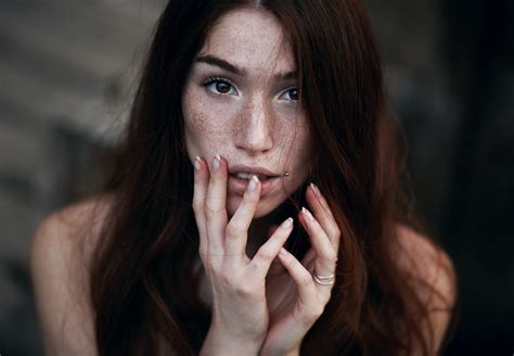 Wallpaper Women Model Brunette Brown Eyes Finger On Lips