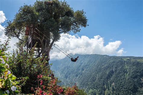 Baños de agua santa se encuentra en la provincia de tungurahua solamente a 180 km de quito y 35 km de ambato. Tree House In Banos De Aqua Santa, Ecuador Editorial Image ...