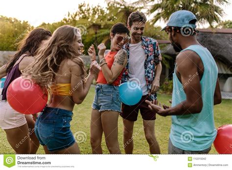 Este trivialonline.es es un poco diferente, ya que no hay otra web dedicada a recopilar juegos que se juegan en el navegador, con una sección centrada en los juegos multijugador. Juegos Que Se Juegan Con Amigos - Personas Mayores Que ...