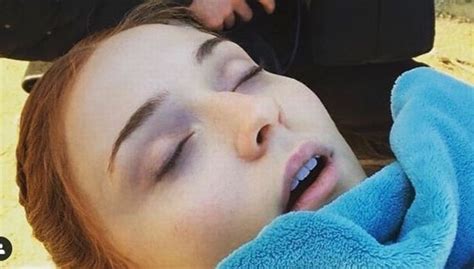 Sophie Turner Fans Terrified She S Revealed Massive Game Of Thrones