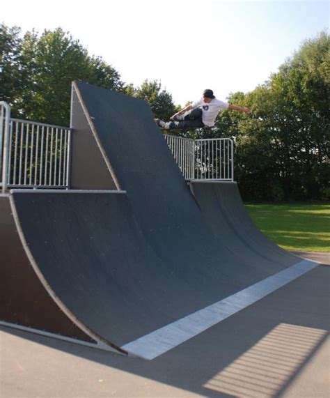 Die jugendlichen wollen da bestimmt auch. Herzogenaurach Skatepark | Skatemap
