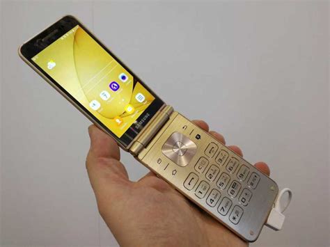 Samsung Veyron Is A Super Flip Phone With Dual 42 Inch
