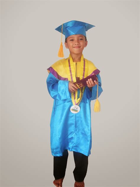 Download now paud terpadu asidiq perlukah acara wisuda untuk anak paud. Jual Paket Toga Wisuda: Membeli Baju Wisuda Anak