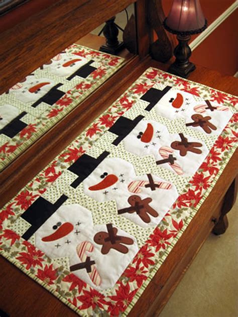 Be Merry Table Runner Pattern Cam 546 By Cleo And Me Barbie Jo