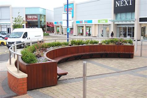 Curved Planters Street Design