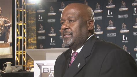 Alabama S Mike Locksley Wins 2018 Broyles Award