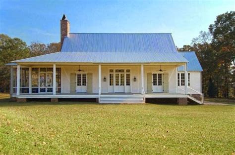 Small farmhouse 1 level house designs. 61 Acadian Style Homes Ideas That You Should Know ...