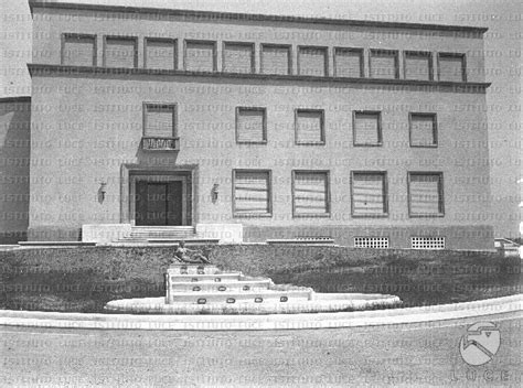 Facciata Principale Del Palazzo Reale Di Tirana Archivio Storico