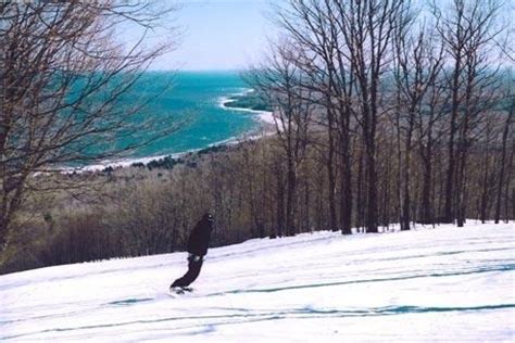 Porcupine Mountain • Ski Holiday • Reviews • Skiing