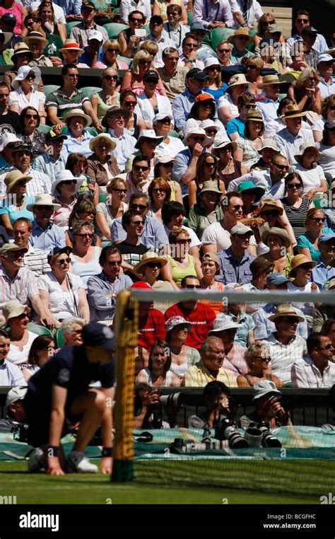 Wimbledon Tennis Spectators Hi Res Stock Photography And Images Alamy