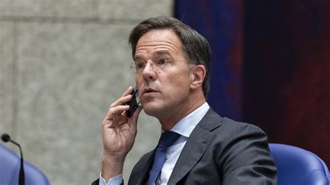 Moest Mark Rutte écht Smsjes Wissen Wegens Ruimtegebrek Zijn Telefoon
