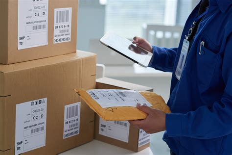 A Complete List Of The Essential Shipping Supplies For Your Business