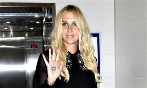 Kesha Drops La Sexual Assault Lawsuit Against Dr Luke Beaut Ie