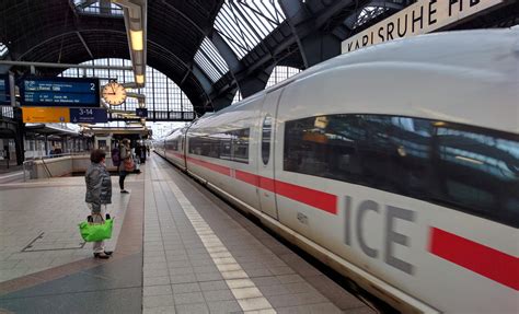 2 Bahn Tickets und 6 Monate Maxdome für 65 Euro